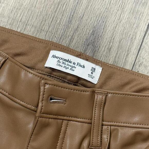 Abercrombie & Fitch 90s Straight Ultra High Rise Faux Leather Size 6 - Picture 2 of 2